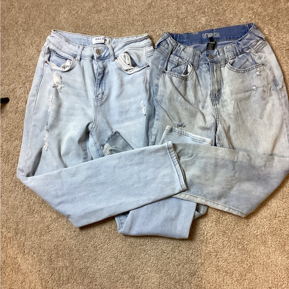 Two light blue jeans one is a bit baggy jeans - Picture 1 of 7